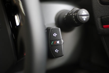 Các nút điều chỉnh âm thanh đặc trưng của Renault