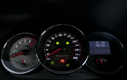 Mégane - Điều bất ngờ của Renault tại Việt Nam - 21 Bẳng đồng hồ chính của Mégane vẫn dùng công nghệ analog