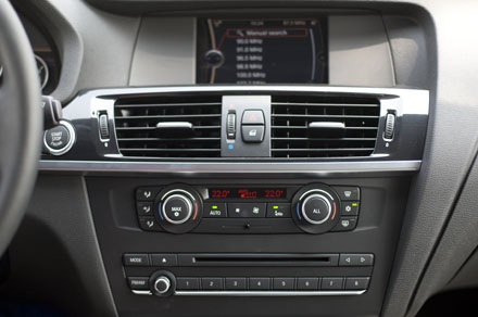 BMW X3 mới tại Việt Nam có gì? - 14 Hệ thống giải trí với đầu DVD cùng hỗ trợ kết nối USB, bluetooth...