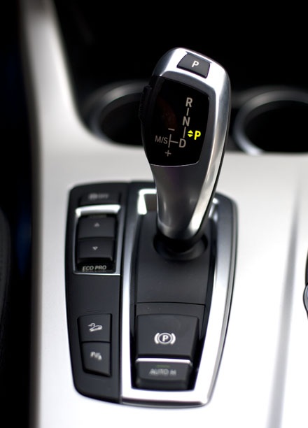 BMW X3 mới tại Việt Nam có gì? - 16 Tay lái bọc da với tích hợp đều khiển đa phương tiện