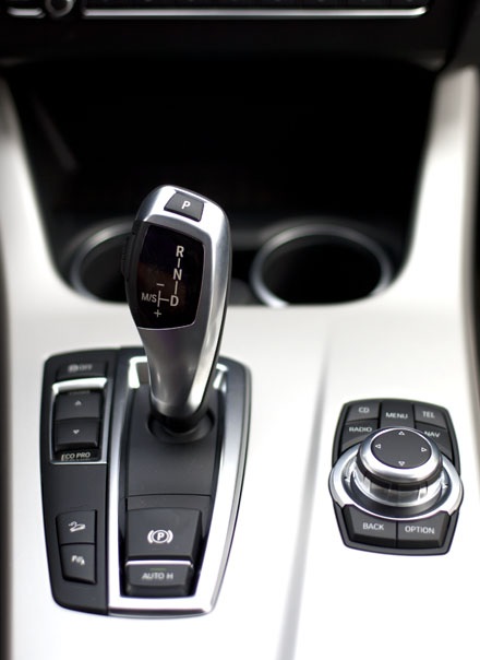BMW X3 mới tại Việt Nam có gì? - 17 Tay lái bọc da với tích hợp đều khiển đa phương tiện