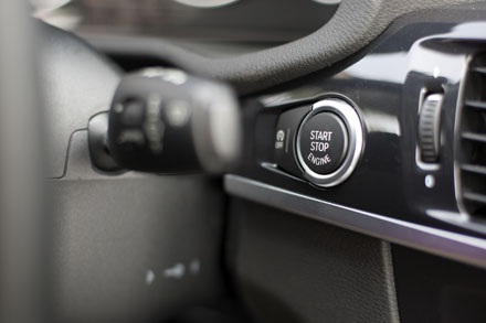BMW X3 mới tại Việt Nam có gì? - 18 Hệ thống khởi động bằng nút bấm cùng nút kích hoạt chế độ tiết kiệm xăng