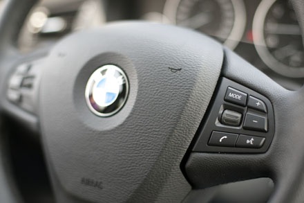 BMW X3 mới tại Việt Nam có gì? - 15 Tay lái bọc da với tích hợp đều khiển đa phương tiện
