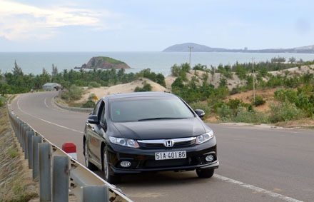 Tìm hiểu mức tiêu thụ nhiên liệu của Honda Civic thế hệ mới - 1 Kiểm nghiệm mức tiêu hao nhiên liệu của Honda Civic 2012