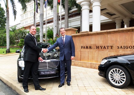 Mercedes-Benz Việt Nam giao xe S-class cho khách sạn Park Hyatt Saigon - 1 Mercedes-Benz Việt Nam giao xe S-class cho khách sạn Park Hyatt Saigon