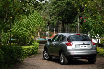 Nissan Juke - Đắt và cá tính - 9 ... và một màn hình màu sắc như Disney