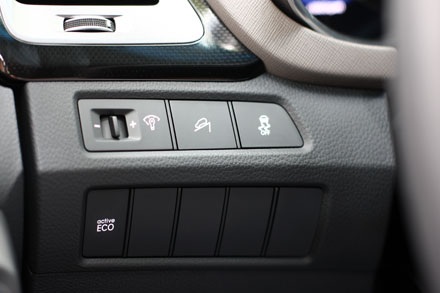 Hyundai SantaFe 2013 - Thay đổi diện mạo - 12 Sự thống nhất của thiết kế hình lục lăng ở nội/ngoại thất