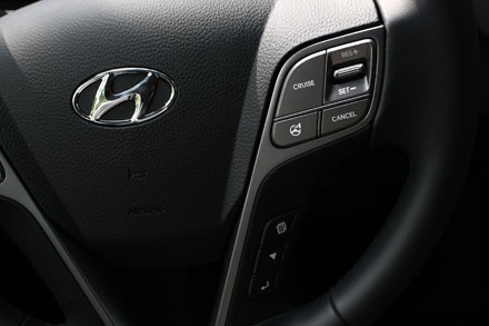 Hyundai SantaFe 2013 - Thay đổi diện mạo - 26 Sự thống nhất của thiết kế hình lục lăng ở nội/ngoại thất