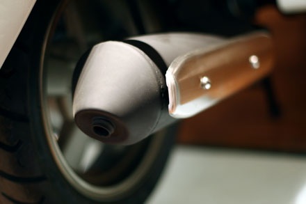 Xe Lambretta LN 125 lắp ráp trong nước chính thức ra mắt - 12 Ống xả với lớp chống nóng mạ crom