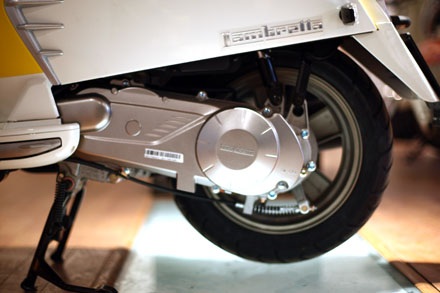 Xe Lambretta LN 125 lắp ráp trong nước chính thức ra mắt - 13 Ống xả với lớp chống nóng mạ crom