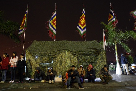 7h sáng hôm nay phát Ấn đền Trần - 1