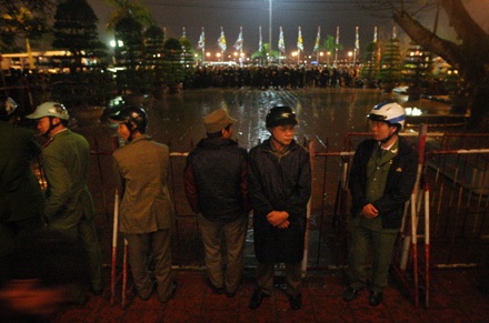 7h sáng hôm nay phát Ấn đền Trần - 4