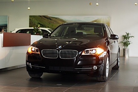 BMW ra mắt xe 520i mới tại Việt Nam - 3 BMW ra mắt xe 520i mới tại Việt Nam - 3