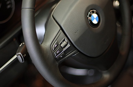 BMW ra mắt xe 520i mới tại Việt Nam - 7 BMW ra mắt xe 520i mới tại Việt Nam - 7