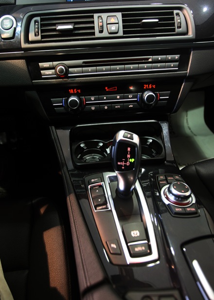 BMW ra mắt xe 520i mới tại Việt Nam - 11 BMW ra mắt xe 520i mới tại Việt Nam - 11