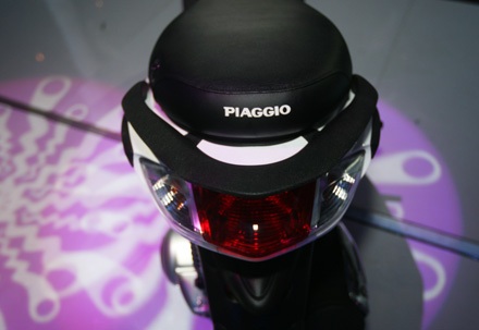 Xe Piaggio Fly mới giá 43,9 triệu đồng - 18 Xe Piaggio Fly mới giá 43,9 triệu đồng - 18