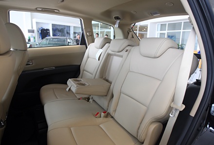 Xe Subaru Tribeca chính thức có mặt tại Việt Nam - 14