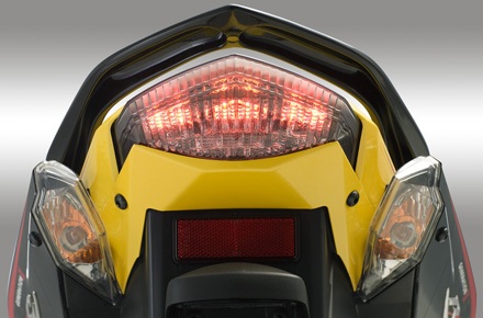 Yamaha Việt Nam ra mắt xe Nouvo phiên bản mới - 8 Yamaha Việt Nam ra mắt xe Nouvo phiên bản mới