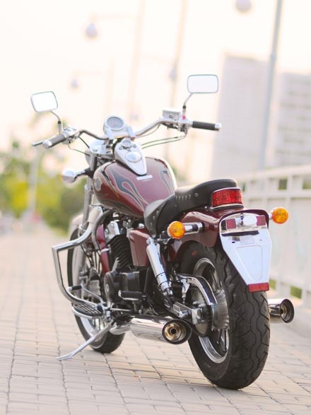 Xe máy Việt Nam giá 76 triệu đồng