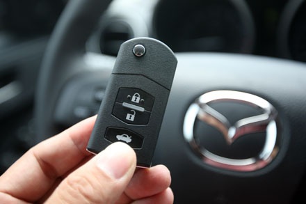 70 triệu đồng + Mazda3 CKD = Bản nhập khẩu - 12 70 triệu đồng + Mazda3 CKD = Bản nhập khẩu