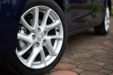 70 triệu đồng + Mazda3 CKD = Bản nhập khẩu - 17 70 triệu đồng + Mazda3 CKD = Bản nhập khẩu