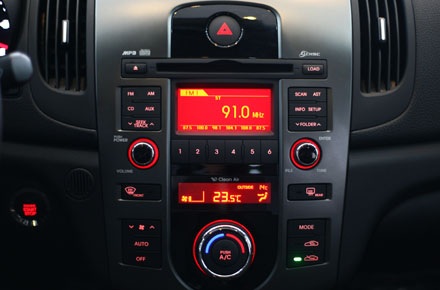 Trường Hải làm mới KIA Forte - 16 Hệ thống điều hòa tự động có chức năng lọc khí