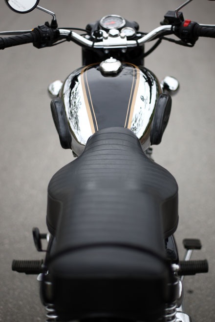 Hoài cổ với Royal Enfield Bullet 500 - 15 Yên xe bánh mỳ