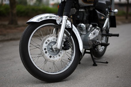 Hoài cổ với Royal Enfield Bullet 500 - 18 Phanh đĩa phía trước