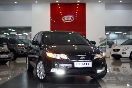 Top 5 mẫu xe con bán chạy nhất Việt Nam năm 2012 - 5 Các phiên bản của xe KIA Forte hiện có giá bán từ 544 - 624 triệu đồng