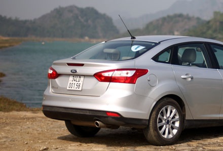 Ford Focus thế hệ mới tại Việt Nam có gì? - 13 Giá bán cho từng phiên bản của Ford Focus thế hệ mới tại Việt Nam như sau: