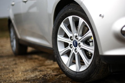 Ford Focus thế hệ mới tại Việt Nam có gì? - 11 Giá bán cho từng phiên bản của Ford Focus thế hệ mới tại Việt Nam như sau: