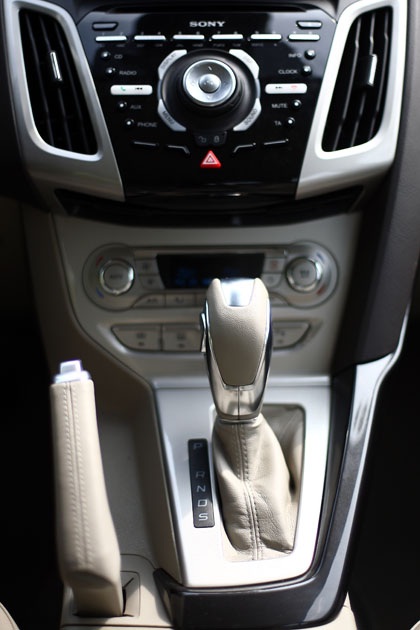 Ford Focus thế hệ mới tại Việt Nam có gì? - 17 Giá bán cho từng phiên bản của Ford Focus thế hệ mới tại Việt Nam như sau: