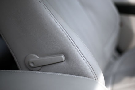 Ford Focus thế hệ mới tại Việt Nam có gì? - 18 Giá bán cho từng phiên bản của Ford Focus thế hệ mới tại Việt Nam như sau: