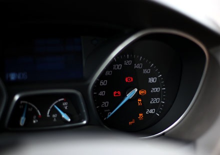 ESP dùng để làm gì? - 1 Giá bán cho từng phiên bản của Ford Focus thế hệ mới tại Việt Nam như sau: