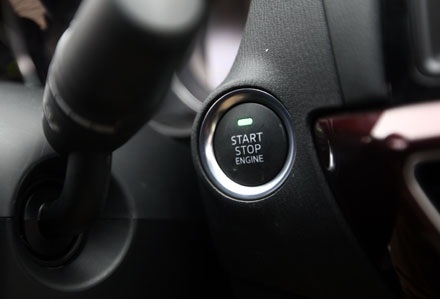 Hệ thống khởi động bằng nút bấm