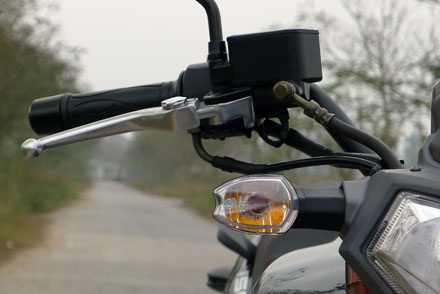 Benelli VLM150 thêm sự đa dạng cho phân khúc 150 phân khối - 11 Đèn báo rẽ được cách điệu