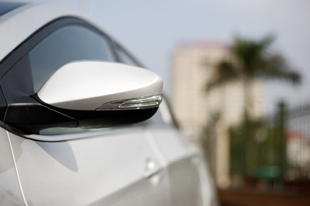 Hyundai i30 2013 tại Việt Nam có gì? - 7 Đèn báo rẽ chỉnh điện gập điện, được thiết kế cầu kỳ hơn các phiên bản trước.