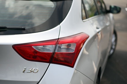 Hyundai i30 2013 tại Việt Nam có gì? - 8 Cụm đèn hậu đã không còn nằm thành dạng cột đơn điệu như trên các phiên bản trước đó