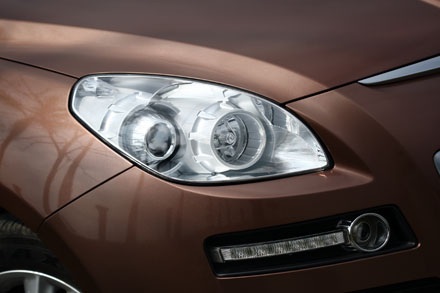 Khám phá xe Luxgen7SUV đến từ Đài Loan - 13 Đèn chiếu sáng ban ngày dạng Led kết hợp đèn pha xenon