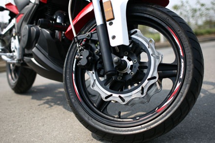 RebelUSA CB125R 2013 - Hứa hẹn tiết kiệm nhiên liệu hơn - 14 Xe Rebel USA CB125R hiện có mức giá 53 triệu tại các đại lý Motorock trên toàn quốc