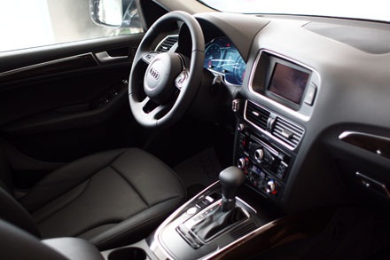 Audi Q5 2013 tại Việt Nam - Thay đổi nhẹ nhàng - 9 Audi Q5 có cốp mở bằng điện, hệ thống này có thể tùy chỉnh góc mở cũng như cảm biến an toàn
