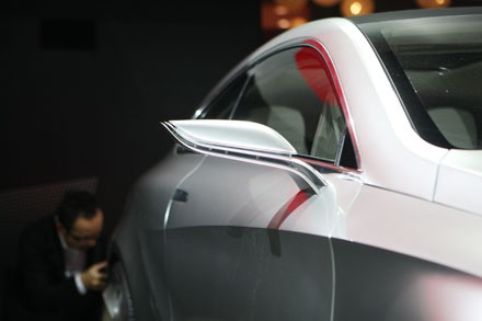 Mercedes chuẩn bị ra nhiều xe mới tại Việt Nam - 2 Mercedes gây bão với GLK diesel tại Việt Nam