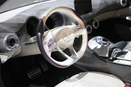 Mercedes chuẩn bị ra nhiều xe mới tại Việt Nam - 5 Mercedes gây bão với GLK diesel tại Việt Nam