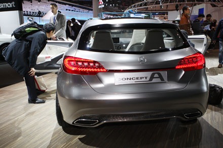 Mercedes chuẩn bị ra nhiều xe mới tại Việt Nam - 9 Mercedes gây bão với GLK diesel tại Việt Nam