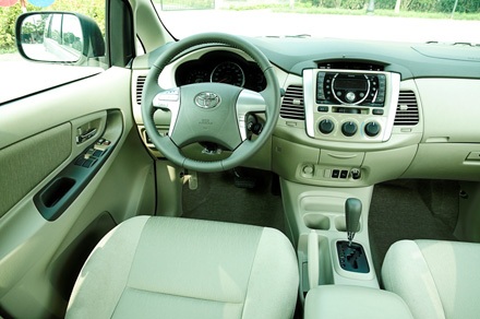 Toyota Innova và Fortuner 2013 tại Việt Nam có gì mới? - 2 Xe Toyota Innova và Fortuner 2013 tại Việt Nam có gì mới?