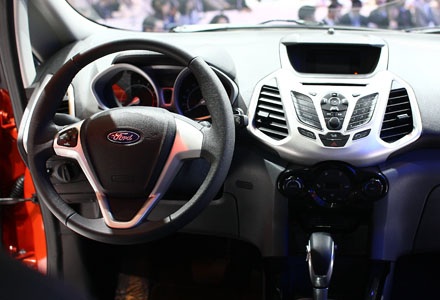 Xe Ford EcoSport sẽ có mặt tại Việt Nam vào cuối năm nay - 11 Nội thất của EcoSport mang những đường nét tương đồng với người anh em Fiesta