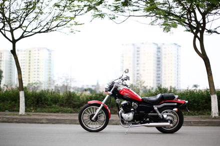 Hiện tại Custom có hai trang bị 125cc và 170cc với giá bán lần lượt là 57 triệu và 76 triệu đồng