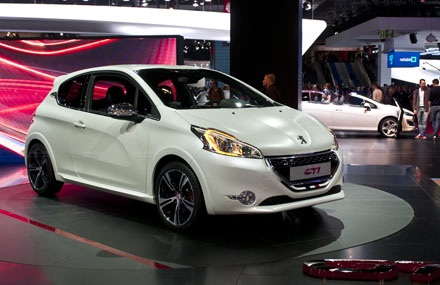 Peugeot chính thức đặt chân vào Việt Nam - 3 Xe Peugeot 208 GTI