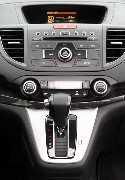 Honda CR-V 2013 - Thay đổi để thích ứng - 6 Honda CR-V 2013 tại Việt Nam có hộp số tự động 5 cấp là trang bị tiêu chuẩn