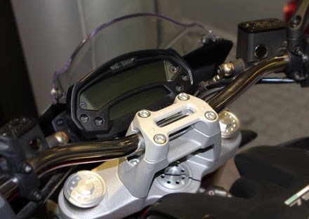Ducati Monster 795 an toàn hơn với phiên bản ABS - 14 Ducati Monster 795 2013 - An toàn hơn với phiên bản ABS